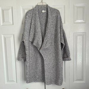 H&M Lightweight Flap/Shawl Cardigan Gray/Black /White Size M/L Like New